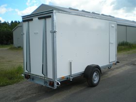 F.1336-1300 lukket trailer m/rampe og sidedør